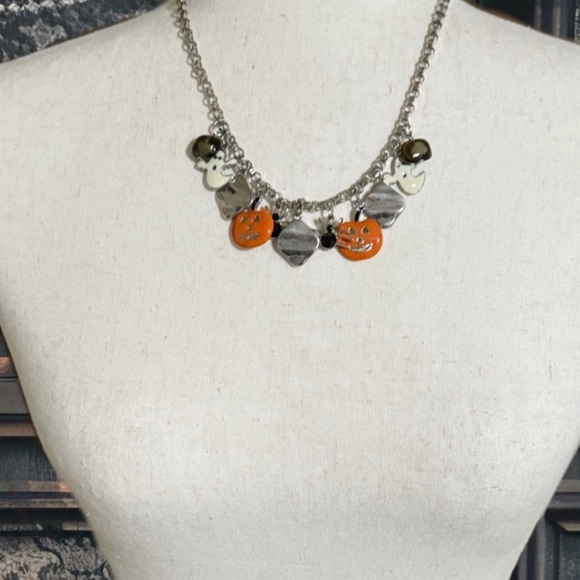VINTAGE • Halloween Spooky Ghost Pumpkin Spider Charm Fun Necklace - Picture 5 of 5